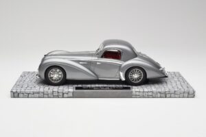 Delahaye Type 145 V12 Coupe Mullin Museum Minichamps 1:18 107116120 Métal Moulé — image 3 sur 6