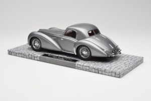 Delahaye Type 145 V12 Coupe Mullin Museum Minichamps 1:18 107116120 Métal Moulé — image 4 sur 6