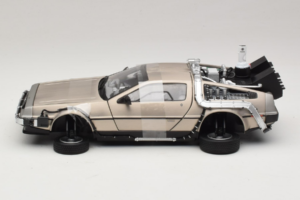 DeLorean DMC-12 Back to the Future Time Machine Sun Star 1:18 2710 Métal Moulé — image 3 sur 6