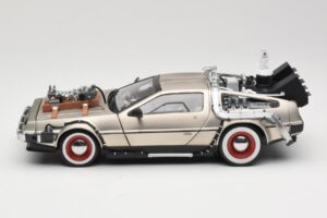 DeLorean DMC-12 Back to the Future Part III Sun Star 1:18 2712 Métal Moulé — image 4 sur 8