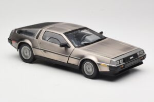 DeLorean DMC-12 LK Argent Sun Star 1:18 2701 Métal Moulé — image 6 sur 8