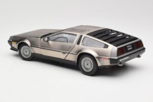 DeLorean DMC-12 LK Argent Sun Star 1:18 2701 Métal Moulé — image 7 sur 8