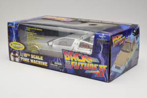 DeLorean DMC-12 Time Machine Back to the Future II Diamond 1:15 210123 Métal Moulé — image 3 sur 3
