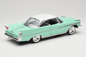 DeSoto Adventurer Vert American Mint 1:18 92738 Métal Moulé — image 3 sur 8