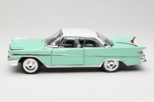 DeSoto Adventurer Vert American Mint 1:18 92738 Métal Moulé — image 4 sur 8