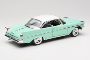 DeSoto Adventurer Vert Road Signature 1:18 92738-R1 Métal Moulé — image 3 sur 8