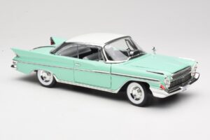 DeSoto Adventurer Vert Road Signature 1:18 92738-R1 Métal Moulé — image 6 sur 8