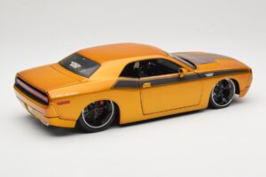 Dodge Challenger Concept Or Maisto 1:18 31320 Métal Moulé — image 3 sur 8