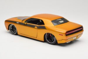 Dodge Challenger Concept Or Maisto 1:18 31320 Métal Moulé — image 7 sur 8