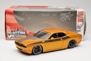 Dodge Challenger Concept Or Maisto 1:18 31320 Métal Moulé — image 8 sur 8