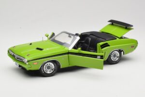 Dodge Challenger Cabriolet Vert Greenlight 1:18 12803-06G Métal Moulé — image 2 sur 8