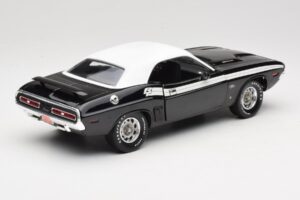 Dodge Challenger R/T Noir & Blanc ERTL 1:18 36549 Métal Moulé — image 3 sur 8