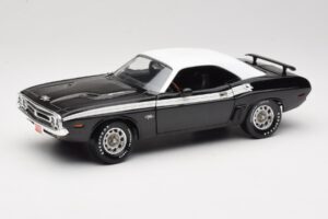 Dodge Challenger R/T Noir & Blanc ERTL 1:18 36549 Métal Moulé