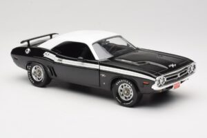 Dodge Challenger R/T Noir & Blanc ERTL 1:18 36549 Métal Moulé — image 6 sur 8