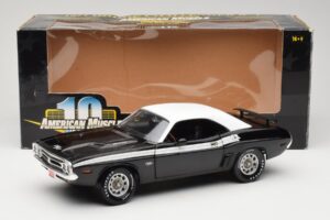 Dodge Challenger R/T Noir & Blanc ERTL 1:18 36549 Métal Moulé — image 8 sur 8