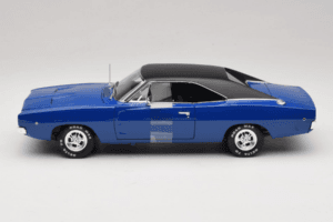 Dodge Charger Christine Voiture de Film Auto World 1:18 AWSS111/06 Métal Moulé — image 4 sur 8