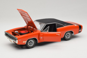 Dodge Charger R/T Orange & Noir American Muscle 1:18 39314 Métal Moulé — image 2 sur 8