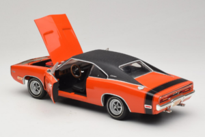 Dodge Charger R/T Orange & Noir American Muscle 1:18 39314 Métal Moulé — image 5 sur 8
