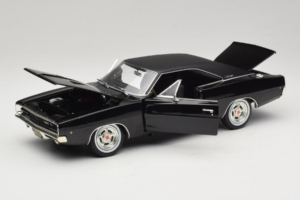 Dodge Charger R/T Steve McQueen Bullitt Movie Greenlight 1:18 12839 Métal Moulé — image 2 sur 8
