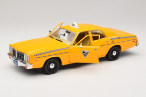 Dodge Monaco Taxi Rocky III GreenLight 1:18 19111 Métal Moulé — image 2 sur 8