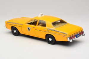 Dodge Monaco Taxi Rocky III GreenLight 1:18 19111 Métal Moulé — image 7 sur 8