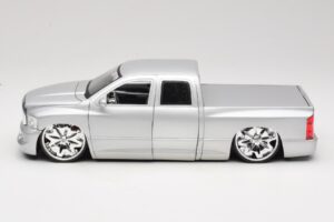 Dodge Ram Tuned Argent Jada 1:18 63162-SM Métal Moulé — image 4 sur 8