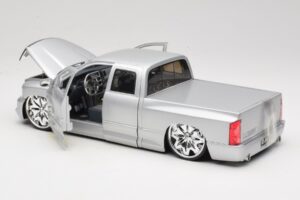Dodge Ram Tuned Argent Jada 1:18 63162-SM Métal Moulé — image 5 sur 8