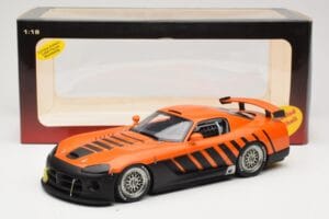 Dodge Viper Competition Coupe Go Man Go Orange AUTOart 1:18 80422 Métal Moulé — image 6 sur 6