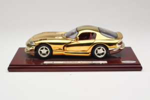 Dodge Viper GTS Gold Plated 23K Maisto 1:18 GP001 Métal Moulé
