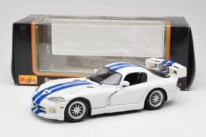 Dodge Viper GTS-R GT2 Blanc 1997 Maisto 1:18 50316 Métal Moulé — image 8 sur 8