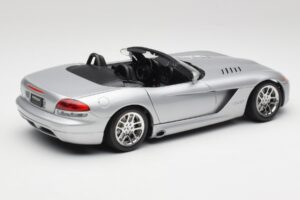 Dodge Viper SRT-10 Bright Argent Bburago 1:18 34908 Métal Moulé — image 3 sur 8