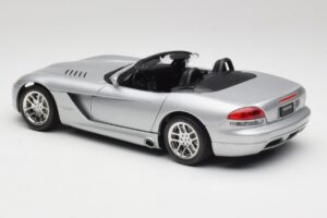 Dodge Viper SRT-10 Bright Argent Bburago 1:18 34908 Métal Moulé — image 7 sur 8
