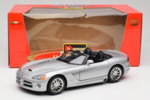 Dodge Viper SRT-10 Bright Argent Bburago 1:18 34908 Métal Moulé — image 8 sur 8