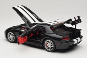 Dodge Viper SRT-10 Coupe Noir AUTOart 1:18 71712 Métal Moulé — image 5 sur 8