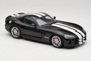 Dodge Viper SRT-10 Coupe Noir AUTOart 1:18 71712 Métal Moulé — image 6 sur 8