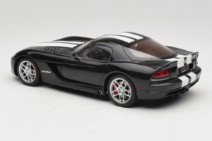 Dodge Viper SRT-10 Coupe Noir AUTOart 1:18 71712 Métal Moulé — image 7 sur 8