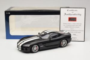 Dodge Viper SRT-10 Coupe Noir AUTOart 1:18 71712 Métal Moulé — image 8 sur 8
