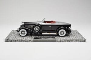 Duesenberg Model J Torpedo Disappearing Top Convertible Coupe Argent Noir Minichamps 1:18 107150431 Résine — image 3 sur 6