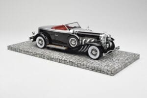 Duesenberg Model J Torpedo Disappearing Top Convertible Coupe Argent Noir Minichamps 1:18 107150431 Résine — image 4 sur 6