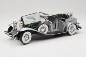 Duesenberg SJ Argent GreenLight 1:18 13525 Métal Moulé — image 2 sur 8