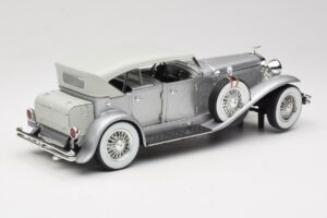 Duesenberg SJ Argent GreenLight 1:18 13525 Métal Moulé — image 3 sur 8