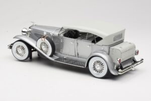 Duesenberg SJ Argent GreenLight 1:18 13525 Métal Moulé — image 7 sur 8