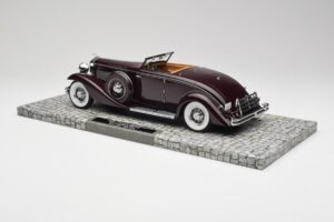 Duesenberg SJN Convertible Coupe Bordeaux Minichamps 1:18 107150331 Métal Moulé — image 4 sur 6