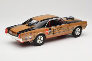 Oldsmobile 442 Hurst Hairy Olds Twin-Engine 4WD 1966 Highway 61 1:18 50089 Métal Moulé — image 3 sur 8