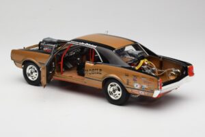 Oldsmobile 442 Hurst Hairy Olds Twin-Engine 4WD 1966 Highway 61 1:18 50089 Métal Moulé — image 5 sur 8