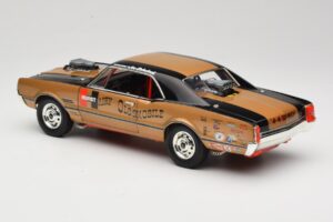 Oldsmobile 442 Hurst Hairy Olds Twin-Engine 4WD 1966 Highway 61 1:18 50089 Métal Moulé — image 7 sur 8