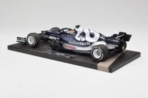 AlphaTauri AT02 #22 Y. Tsunoda Bahrain GP 2021 Minichamps 1:18 117210122 Métal Moulé — image 5 sur 6