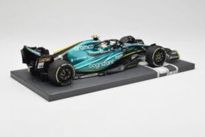 Aston Martin AMR22 Aramco #5 S. Vettel Abu Dhabi GP 2022 Last Race Collector's Edition Minichamps 1:18 117222205 Résine — image 3 sur 7