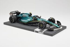 Aston Martin AMR23 #14 F. Alonso 3rd Place Saudi Arabian GP 2023 Minichamps 1:18 117230214 Métal Moulé — image 4 sur 7