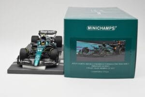 Aston Martin AMR23 #14 F. Alonso 3rd Place Saudi Arabian GP 2023 Minichamps 1:18 117230214 Métal Moulé — image 6 sur 7
